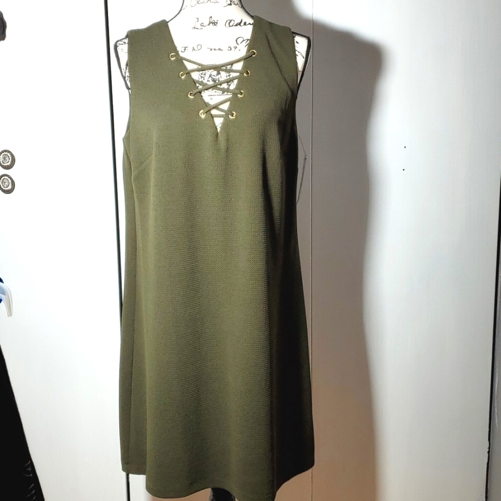 AGB-Women's textured knit Poly dress Moss Green Lace Tie front Sz. 12